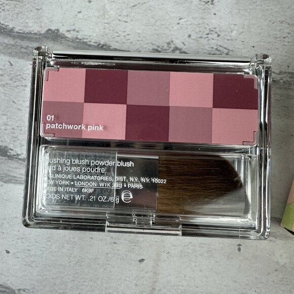 CLINIQUE Blushing Blush Powder Plush 01 PATCHWORK PINK .21 oz 6 g New - Picture 4 of 4